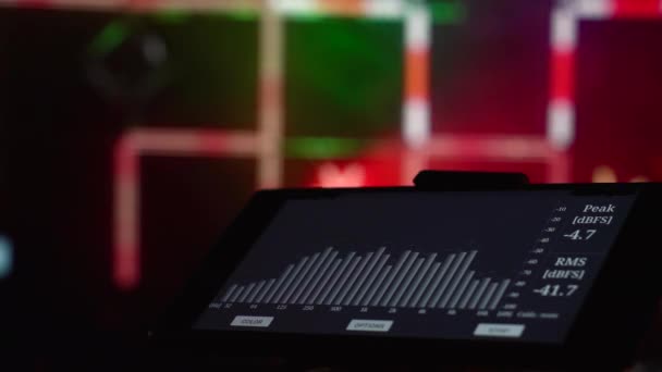 Музыкальное Оборудование Эквалайзер Анализатор Свет Шоу Красочный Фон — стоковое видео