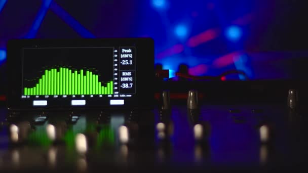 Muziekpodium Apparatuur Equalizer Analysator Licht Voor Show Kleurrijke Achtergrond — Stockvideo