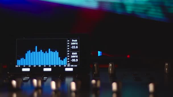 Muziekpodium Apparatuur Equalizer Analysator Licht Voor Show Kleurrijke Achtergrond — Stockvideo