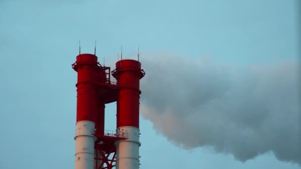 Central Eléctrica Equipo Las Estaciones Energía Eléctrica Humo Blanco Tubo — Vídeo de stock