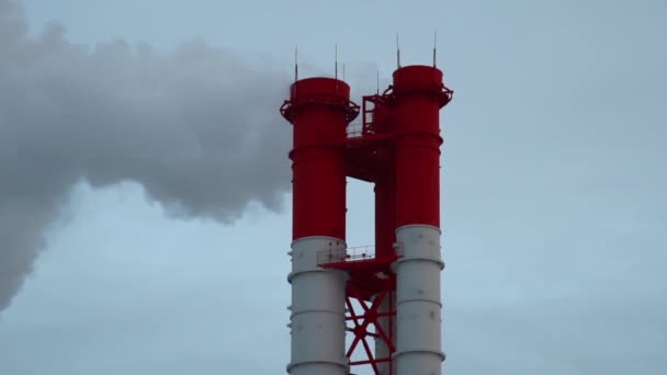 Een Energiecentrale Apparatuur Van Elektrische Centrales Witte Rook Uit Een — Stockvideo