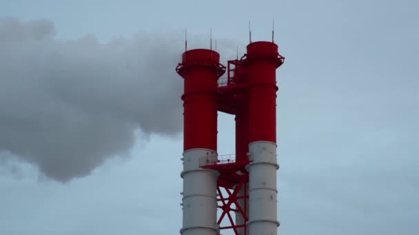 Central Eléctrica Equipo Las Estaciones Energía Eléctrica Humo Blanco Tubo — Vídeo de stock