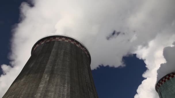 Central Eléctrica Equipo Las Estaciones Energía Eléctrica Humo Blanco Tubo — Vídeos de Stock