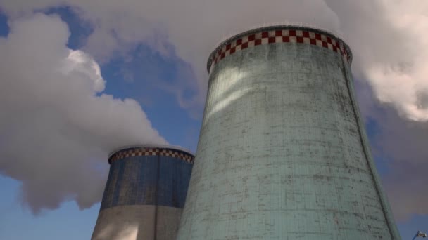 Central Eléctrica Equipo Las Estaciones Energía Eléctrica Humo Blanco Tubo — Vídeo de stock