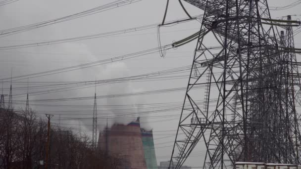 Central Eléctrica Equipo Las Estaciones Energía Eléctrica Humo Blanco Tubo — Vídeo de stock