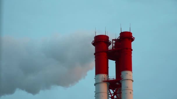 Central Eléctrica Equipo Las Estaciones Energía Eléctrica Humo Blanco Tubo — Vídeo de stock