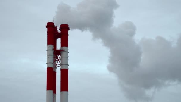 Central Eléctrica Equipo Las Estaciones Energía Eléctrica Humo Blanco Tubo — Vídeo de stock