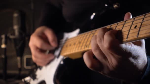 Musicien Jouant Guitare Électrique Studio Gros Plan — Video