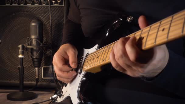 Musicien Jouant Guitare Électrique Studio Gros Plan — Video