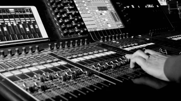 Sound Equipment Sound Engineer Works Sound Mixing Panel Show Professional — Stock Photo, Image