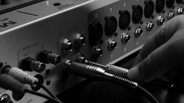 操作のためのサウンドミックスパネルの準備 音楽記録装置 — ストック写真