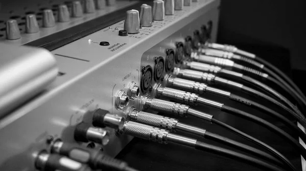 操作のためのサウンドミックスパネルの準備 音楽記録装置 — ストック写真