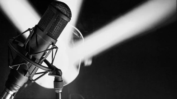 Mikrofon Studio Scena Muzyczna Sprzęt Dźwiękowy Studyjny — Zdjęcie stockowe