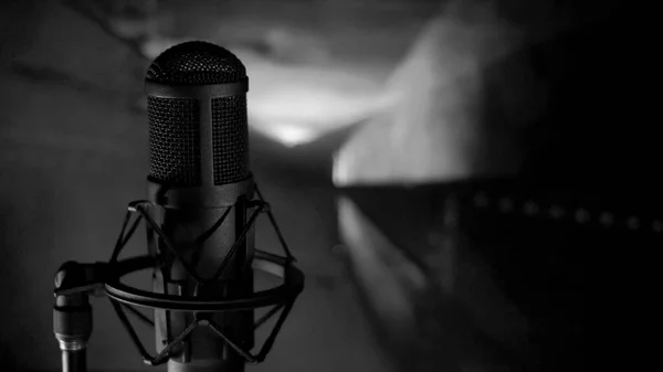 Μικρόφωνο Στο Στούντιο Μουσική Σκηνή Ηχητικός Εξοπλισμός Στούντιο — Φωτογραφία Αρχείου