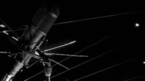 Μικρόφωνο Στο Στούντιο Μουσική Σκηνή Ηχητικός Εξοπλισμός Στούντιο — Φωτογραφία Αρχείου