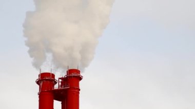 Elektrik santrali. Elektrik Güç İstasyonları Ekipmanı. Borudan Beyaz Duman