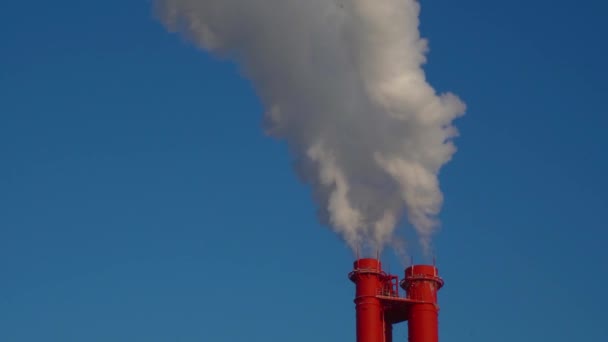 Kraftverket Utrustning För Elkraftverk Vit Rök Från Ett Rör — Stockvideo