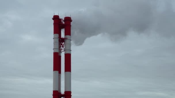 Central Eléctrica Equipo Las Estaciones Energía Eléctrica Humo Blanco Tubo — Vídeo de stock