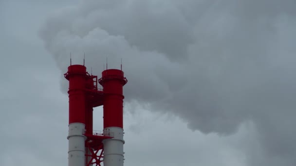 Central Eléctrica Equipo Las Estaciones Energía Eléctrica Humo Blanco Tubo — Vídeos de Stock