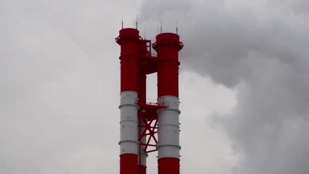 Central Eléctrica Equipo Las Estaciones Energía Eléctrica Humo Blanco Tubo — Vídeos de Stock