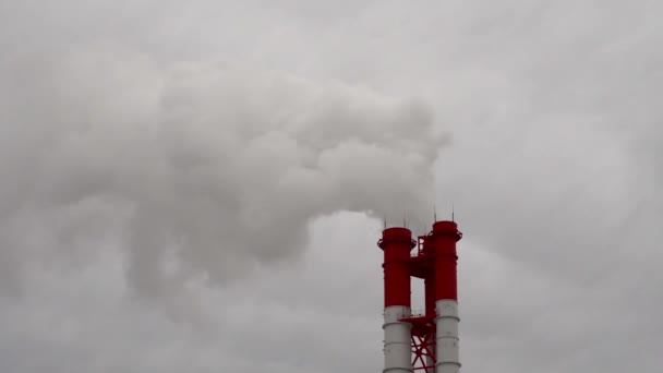 Een Energiecentrale Apparatuur Van Elektrische Centrales Witte Rook Uit Een — Stockvideo