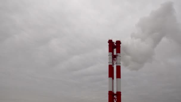 Een Energiecentrale Apparatuur Van Elektrische Centrales Witte Rook Uit Een — Stockvideo