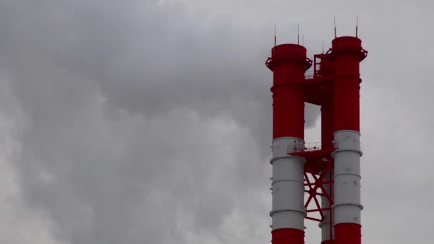 Central Eléctrica Equipo Las Estaciones Energía Eléctrica Humo Blanco Tubo — Vídeos de Stock