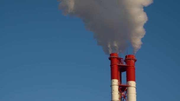 Central Eléctrica Equipo Las Estaciones Energía Eléctrica Humo Blanco Tubo — Vídeo de stock