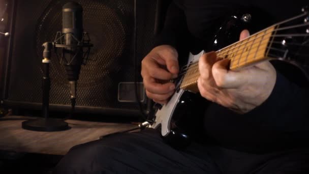 Musiker Som Spelar Elgitarr Studio Gitarrist — Stockvideo