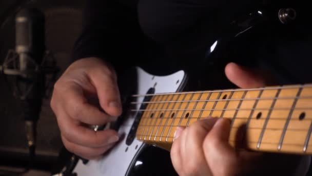 Musisi Bermain Gitar Listrik Studio Gitaris — Stok Video