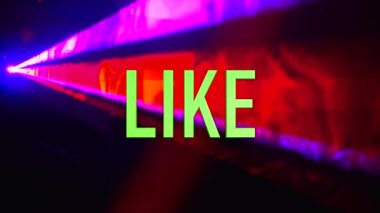 Kombinasyon, subrit mesajı gibi. Sahne ışığı arkaplanı 