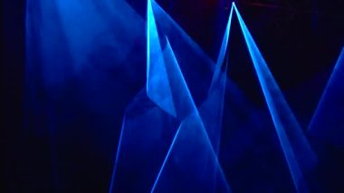 Kombinasyon, subrit mesajı gibi. Sahne ışığı arkaplanı