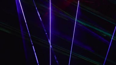 Kombinasyon, subrit mesajı gibi. Sahne ışığı arkaplanı