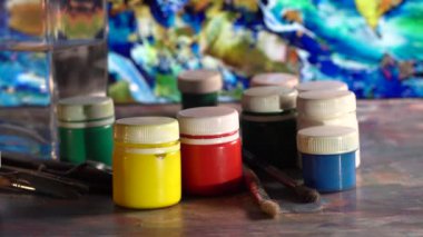 Sanat fırçaları ve boyalar. Soyut resim. renk arkaplanı