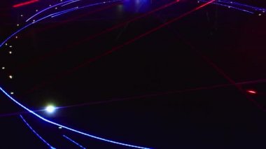 Kombinasyon, subrit mesajı gibi. Sahne ışığı arkaplanı 