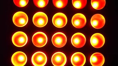 Kombinasyon, subrit mesajı gibi. Sahne ışığı arkaplanı 