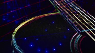 Duvar kağıdı. Renkli neon arkaplan. Neon ışığı gitarı
