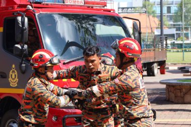 Pahang 05 Mayıs 2025 - Pahang Sultanı Abdullah Ri 'ayatuddin el-Mustafa Bilh ibni Almarhum Sultan Hacı Ahmed Şah tarafından Kuantan Kasabası' nda 2024 Dünya Ateşli Adamlar Günü resmi olarak düzenlendi. 