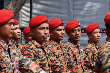 Pahang 05 Mayıs 2025 - Pahang Sultanı Abdullah Ri 'ayatuddin el-Mustafa Bilh ibni Almarhum Sultan Hacı Ahmed Şah tarafından Kuantan Kasabası' nda 2024 Dünya Ateşli Adamlar Günü resmi olarak düzenlendi. 