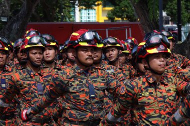 Pahang 05 Mayıs 2025 - Pahang Sultanı Abdullah Ri 'ayatuddin el-Mustafa Bilh ibni Almarhum Sultan Hacı Ahmed Şah tarafından Kuantan Kasabası' nda 2024 Dünya Ateşli Adamlar Günü resmi olarak düzenlendi. 