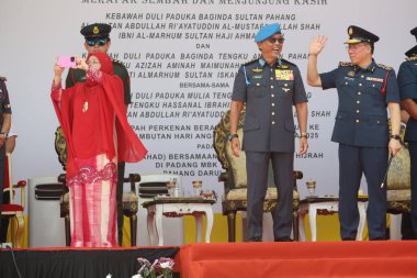 Pahang 05 Mayıs 2025 - Pahang Sultanı Abdullah Ri 'ayatuddin el-Mustafa Bilh ibni Almarhum Sultan Hacı Ahmed Şah tarafından Kuantan Kasabası' nda 2024 Dünya Ateşli Adamlar Günü resmi olarak düzenlendi.