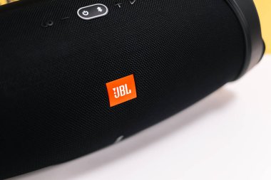 Kasetçalardaki JBL logosu. Yüksek kalite fotoğraf