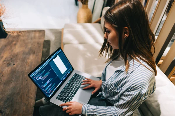 Young Woman Mobile Developer Laptop Writes Program Code Computer Programmer — Stock Fotó