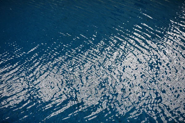 Havuzda mavi su — Stok fotoğraf