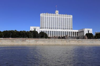Binanın içinde Rusya Federasyonu hükümeti Moskova