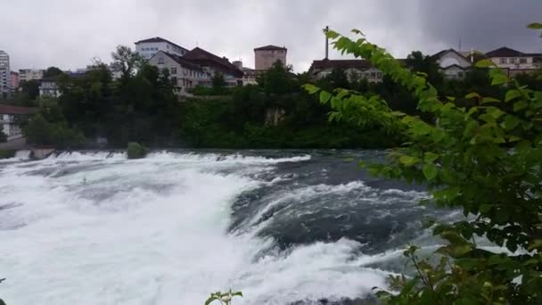 Rijnwaterval, Schaffhausen, Zwitserland — Stockvideo