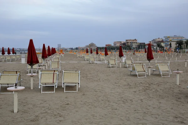 Öde stranden på resort — Stockfoto