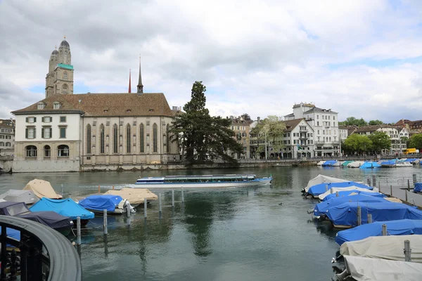 Цюрих - самый большой город Швейцарии — стоковое фото