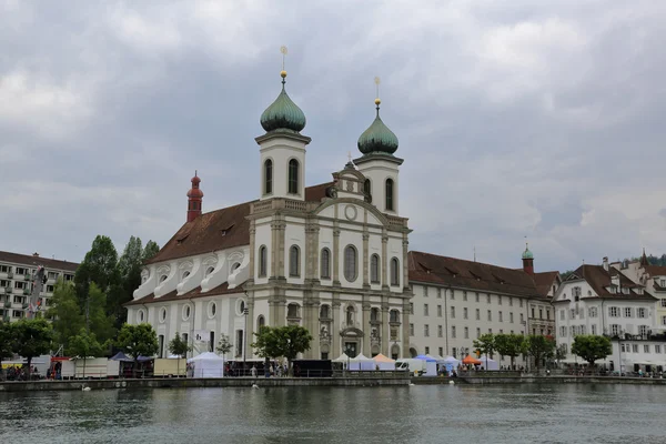 Luzern - een prachtige stad in Zwitserland — Stockfoto