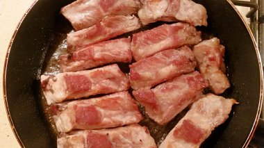 Lezzetli domuz kaburga